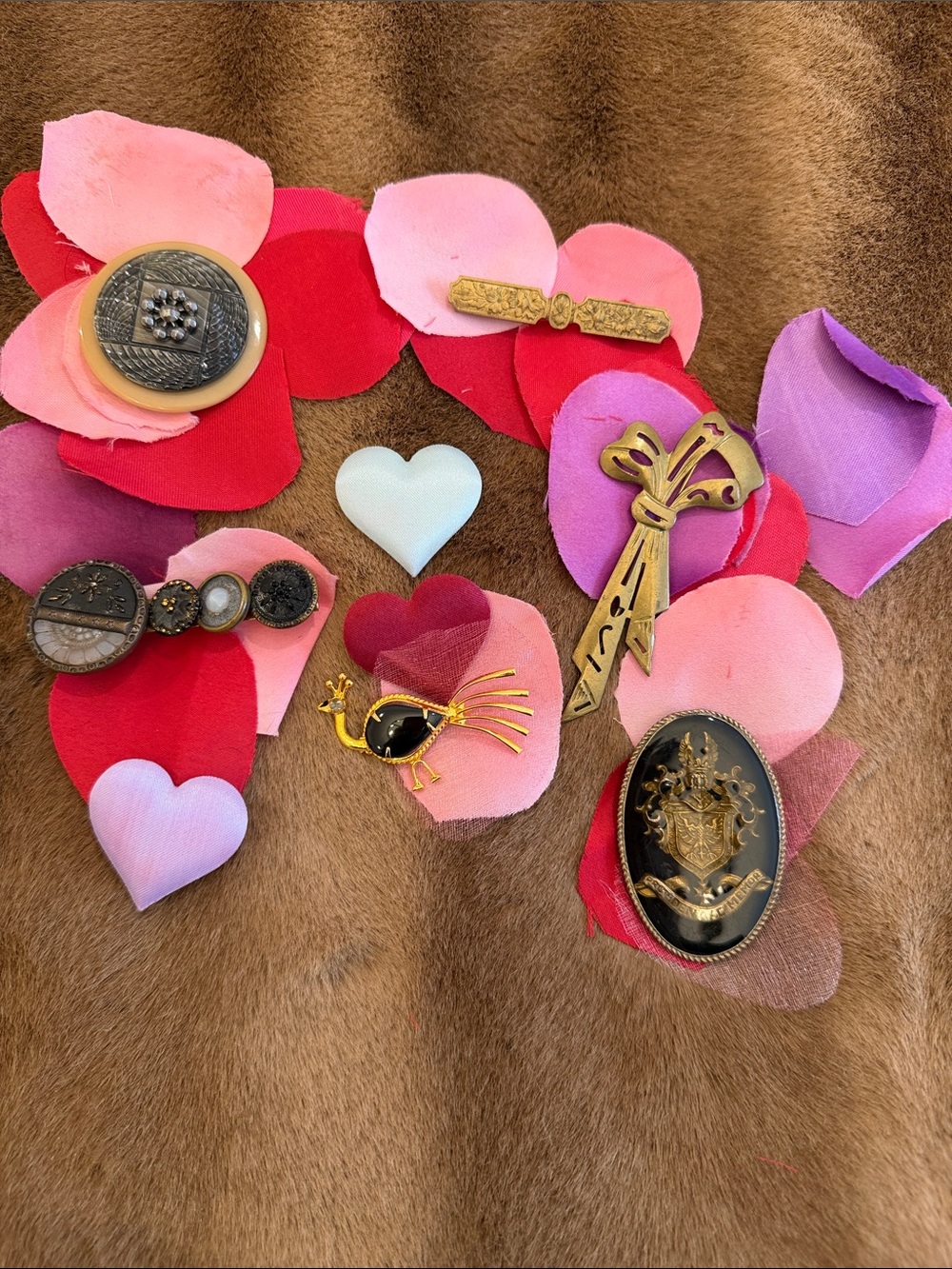 6 Stunning Vintage Gold and Black Brooches